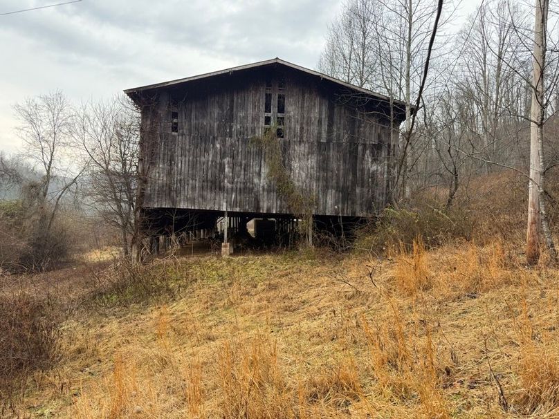 019 the view of the 50x140 barn from the north side