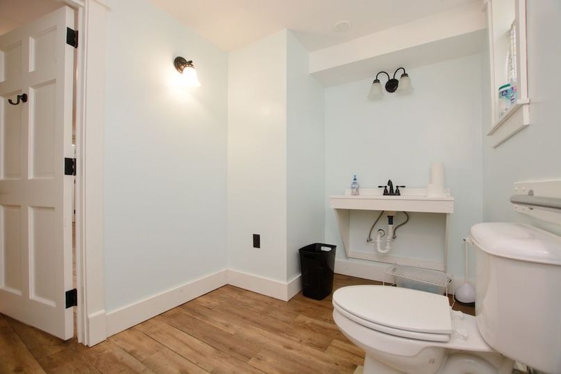 Basement Bathroom 1b