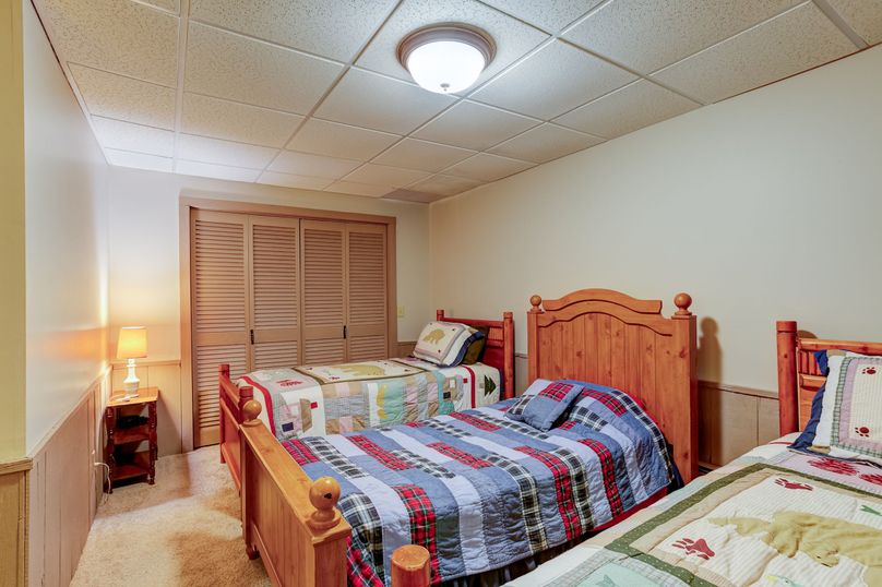 2227_95th_St_©_Picture_This_Inc-24