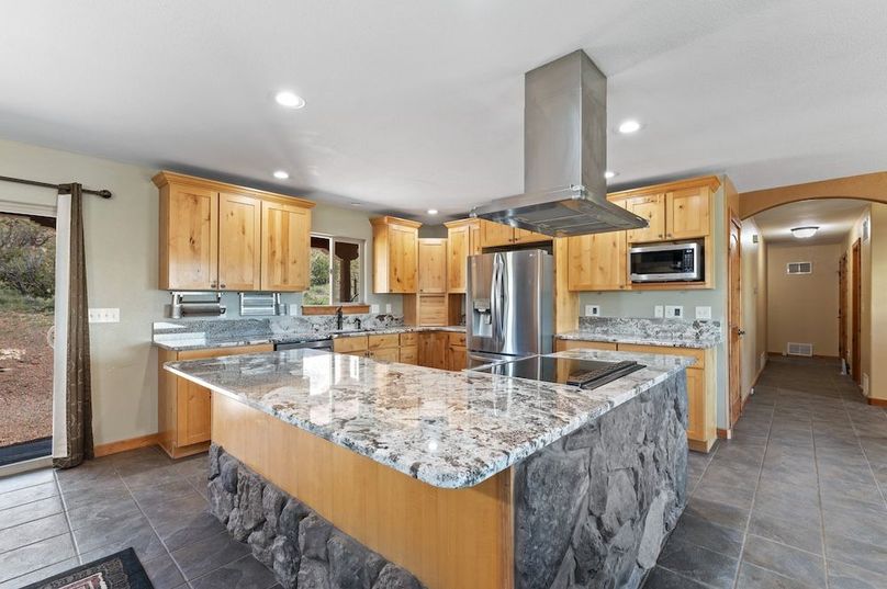 08 - Kitchen