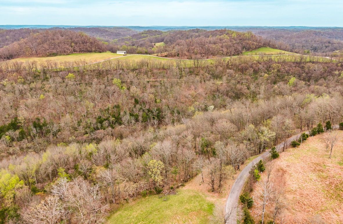 4-web-or-mls-Wolf Hill-24