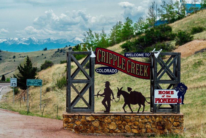Teller 11.75 - 00016.2 Cripple creek sign