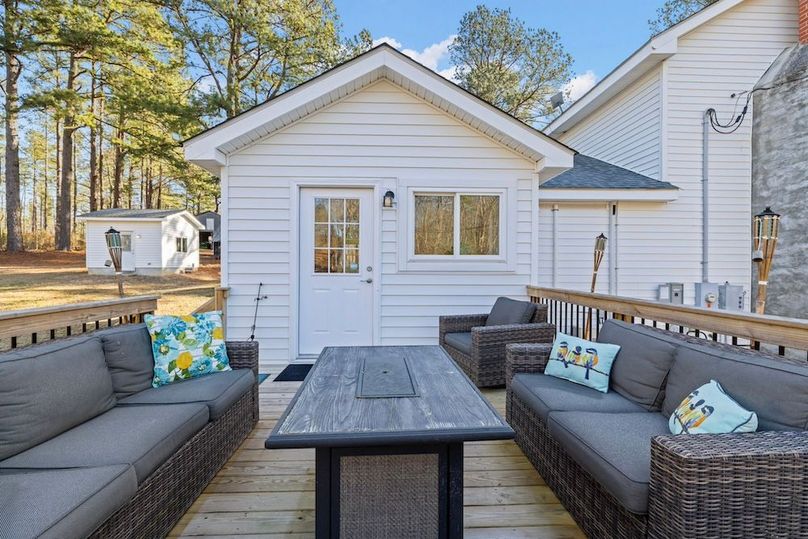 41-37-web-or-mls-1051-S-Hill-Rd-37