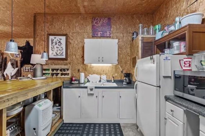 large-018e903b-4d08-7274-9822-e72781a20e03