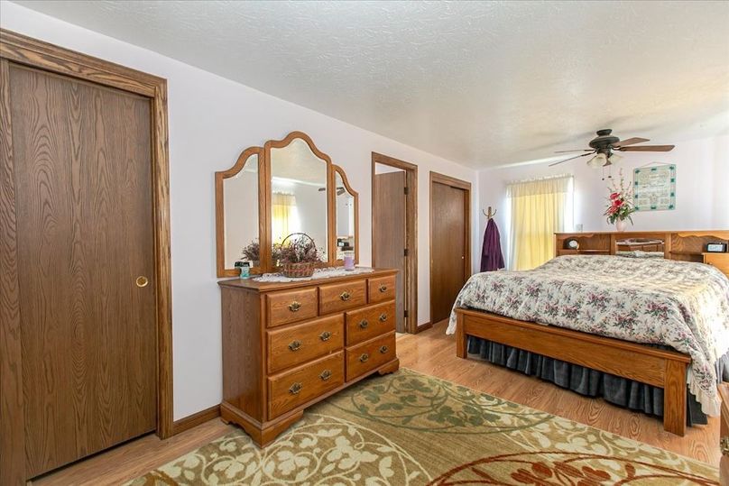 073-Primary Bedroom