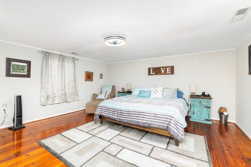 30-22-web-or-mls-1051-S-Hill-Rd-22