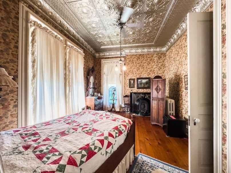 StenceRealty_25_515-N-8th-Street-Marshall-IL_62