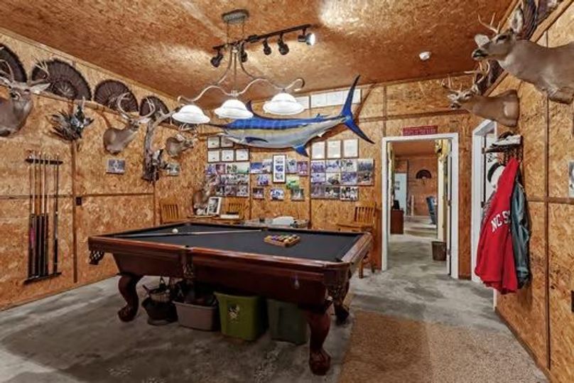 large-018e903b-4e17-7116-96f2-2f52c9db3e12