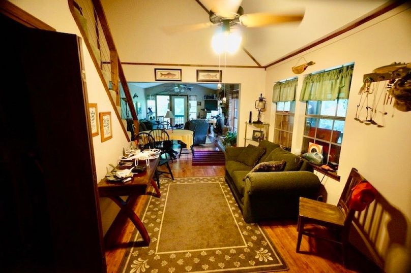 3410136D-040E-4FFD-A6A4-B30EE9909C0F_1_105_c-2