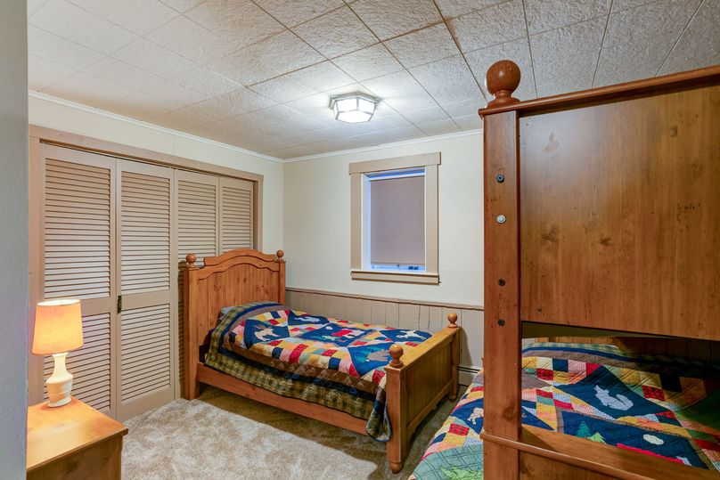 2227_95th_St_©_Picture_This_Inc-25