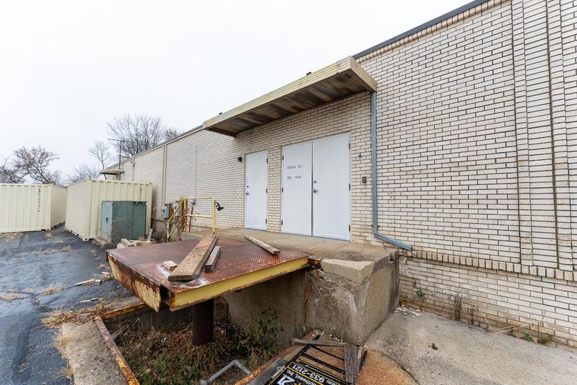 Winnebago 2.05 (Flee Market)_16