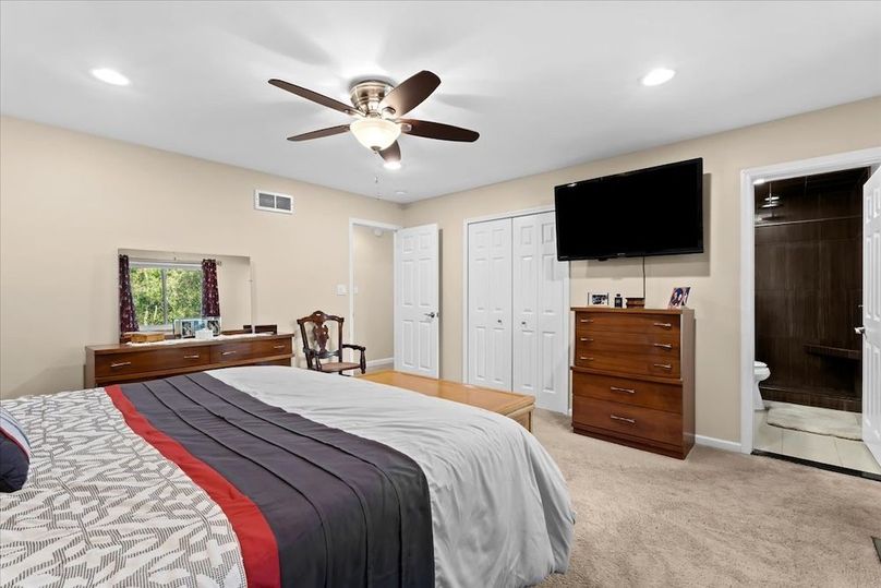 18-10932 Green Oaks Dr