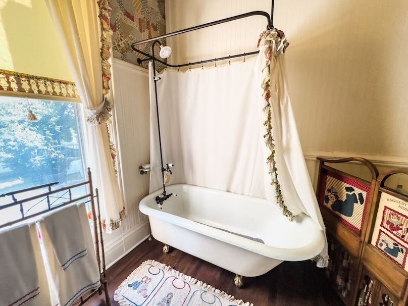 StenceRealty_25_515-N-8th-Street-Marshall-IL_56