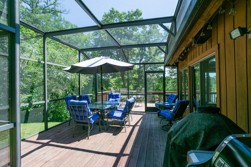 2227_95th_St_©_Picture_This_Inc-5