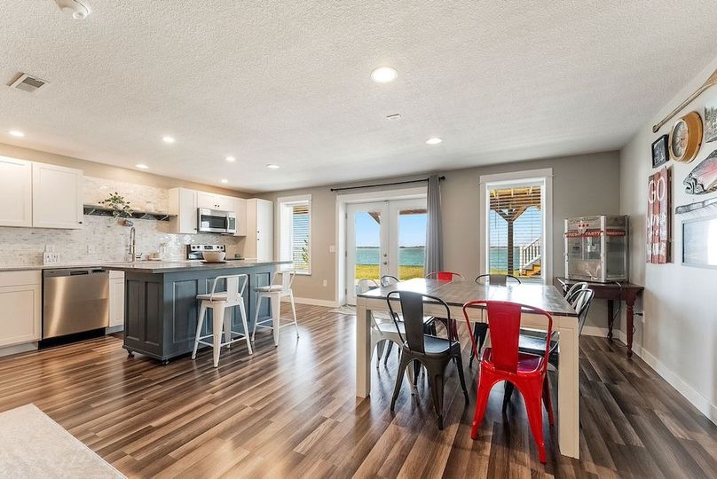33-web-or-mls-194 Northbay Dr-156
