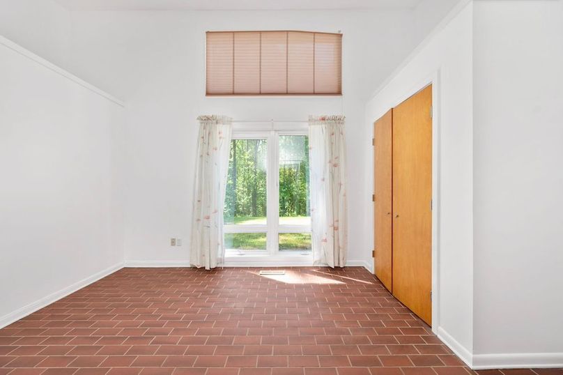 33-37-web-or-mls-279 Poplar Rd interior-20