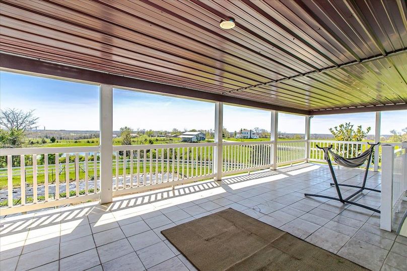 064-Covered Patio4