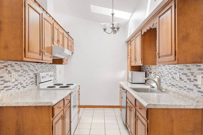 27-31-web-or-mls-279 Poplar Rd interior-14