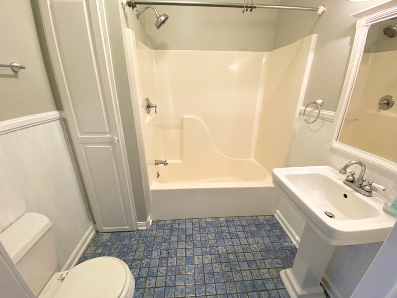 037 the main bathroom located on the first floor