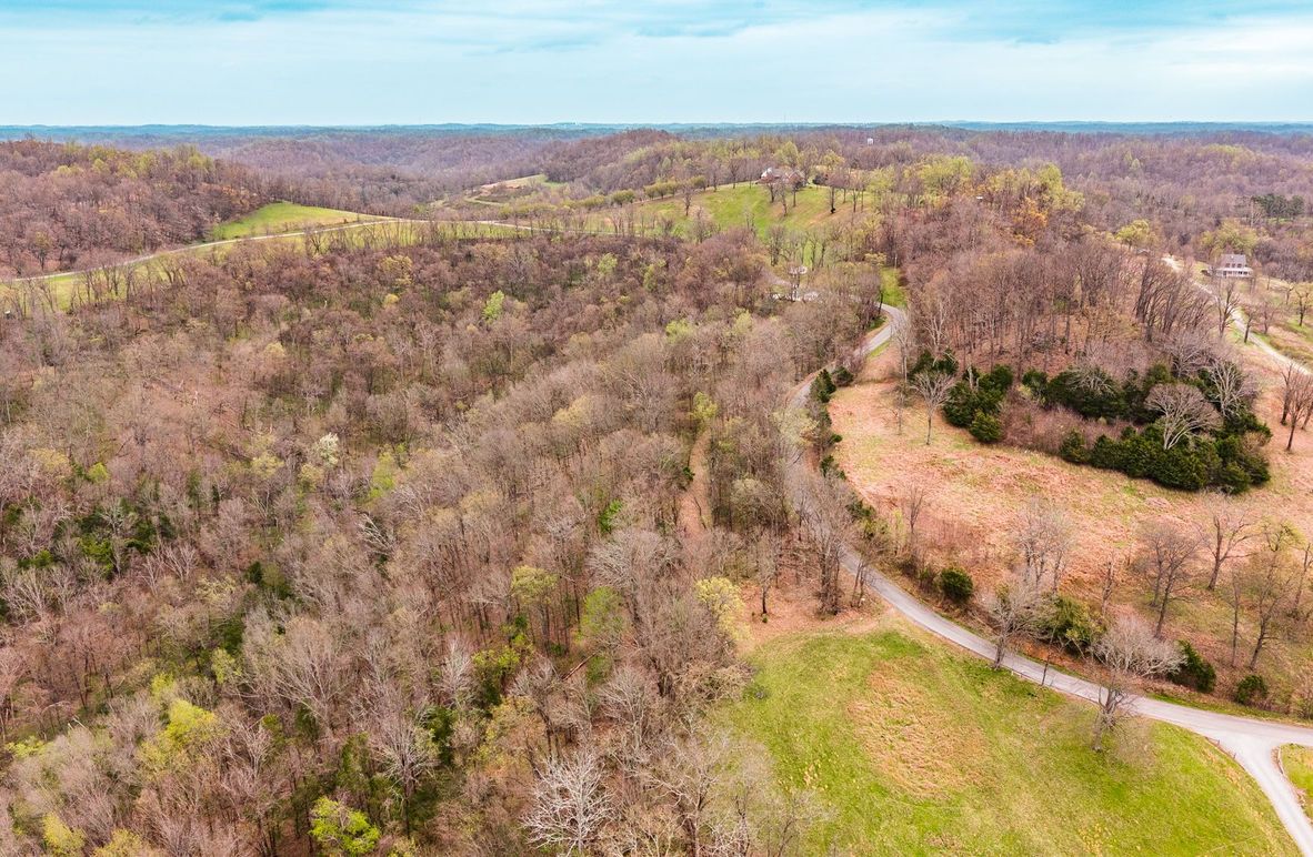 7-web-or-mls-Wolf Hill-27