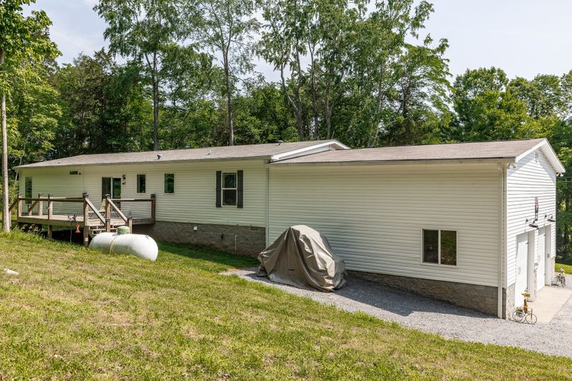 3892 Carters Branch Rd-11