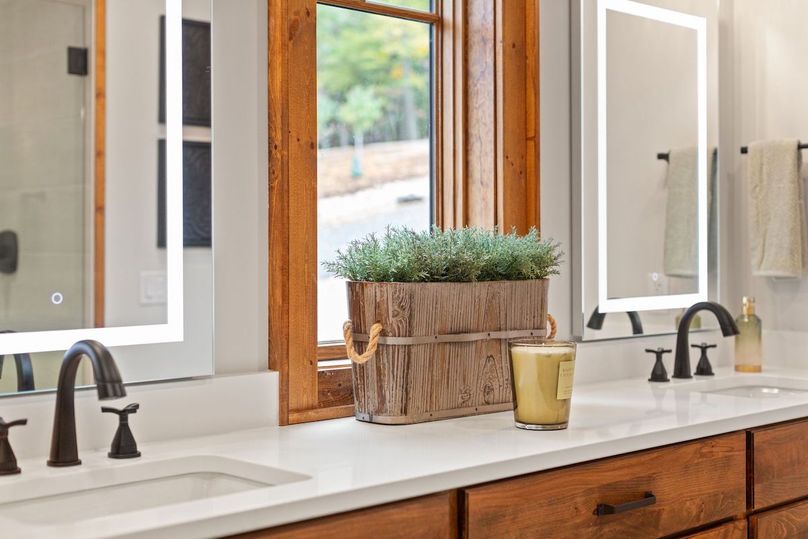 46-web-or-mls-6400 Golf Club Drive-51