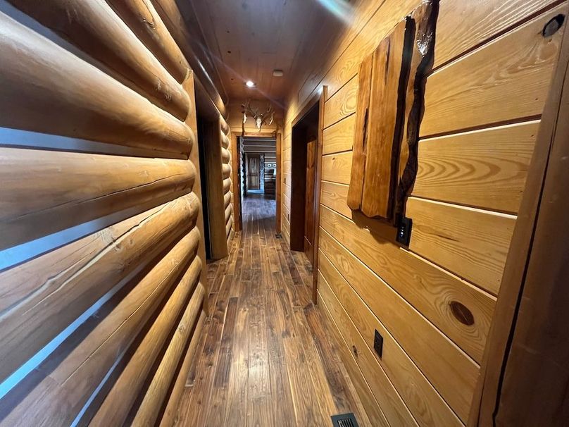 68_Pratt Lodge Hallway