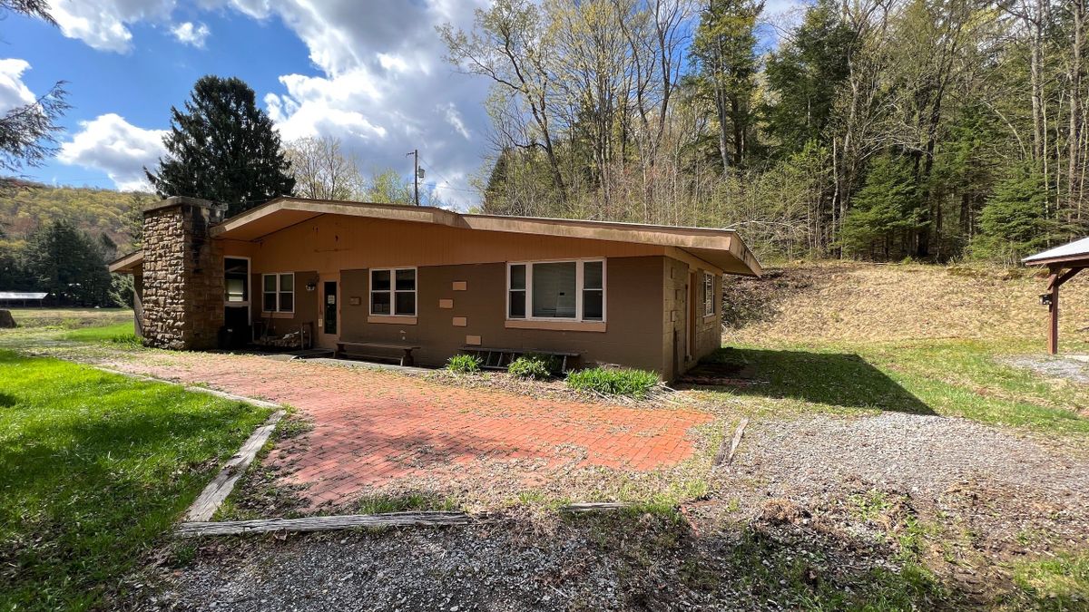 Solid Lodge Or Retreat Near Smethport PA Whitetail Properties
