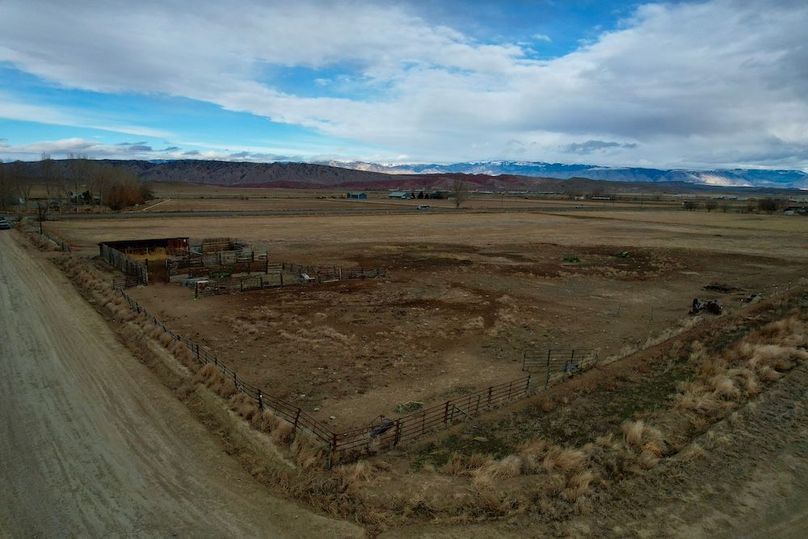 DFEE5FA3-1B01-4A56-8883-B07A98722CD6_1_201_a