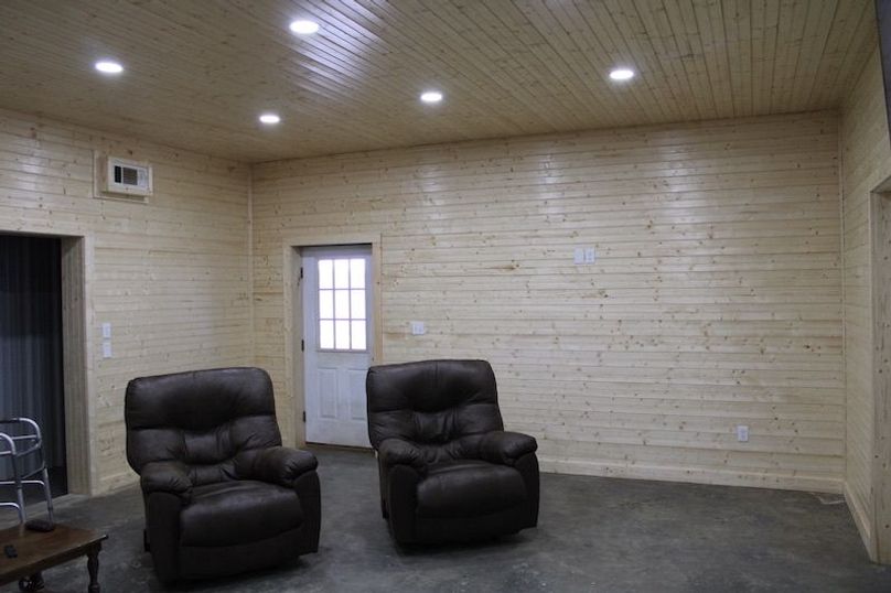 115AF0C6-B16A-4391-ADE9-6D49FF569FFC_1_105_c