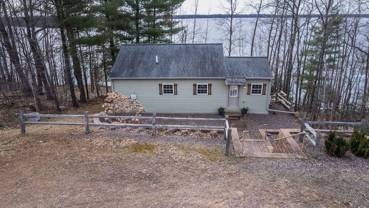 Beautiful Cabin On The Dairyland Flowage Whitetail Properties