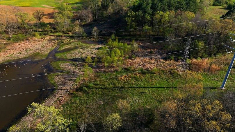 WILLIAMSON, IL 65.00_07_21_14.Still032