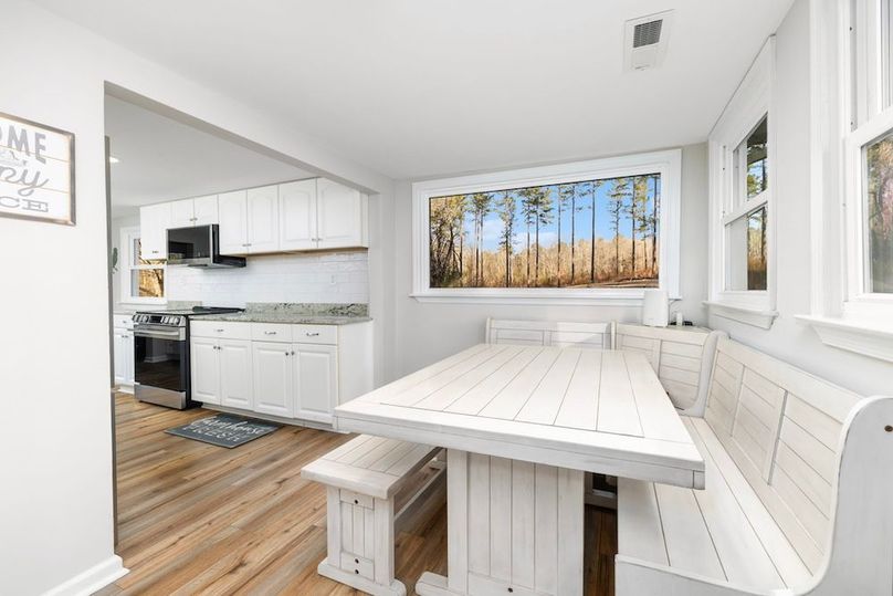 15-7-web-or-mls-1051-S-Hill-Rd-7