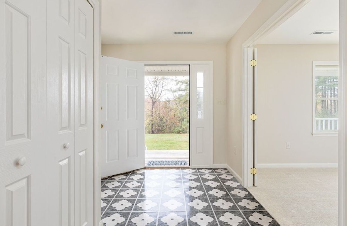 04-2E6A0828_ 2983 Old Winchester Rd - Absolute Altitude - 10 - 2025 -12