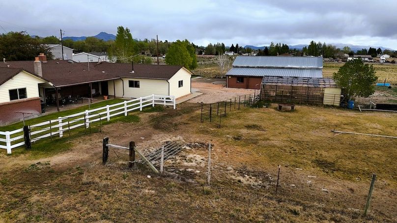 Home and Hobby Farm28