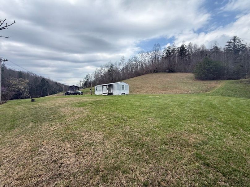 003 single wide mobile home with all utilities