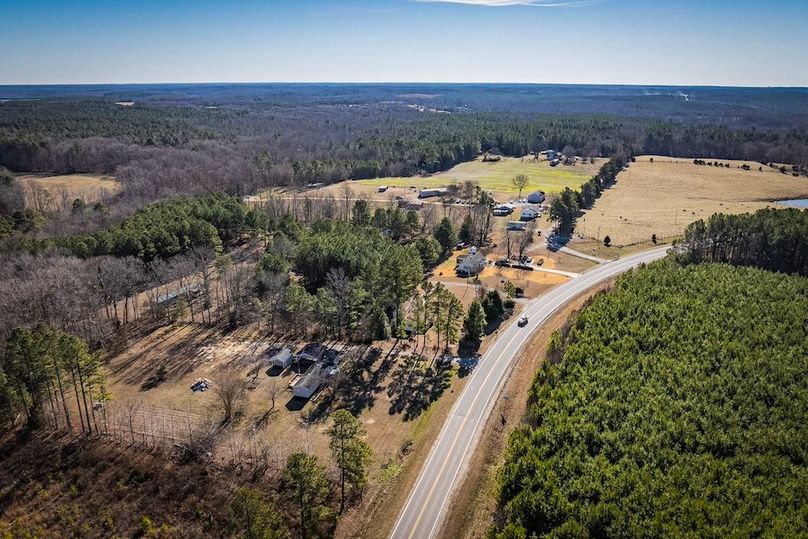 35-36-web-or-mls-870-S-Hill-Rd-36