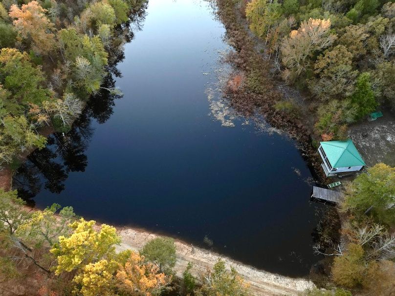 dji_fly_20251103_173620_413_1762260590266_photo