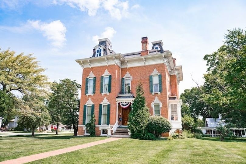 StenceRealty_25_515-N-8th-Street-Marshall-IL_1