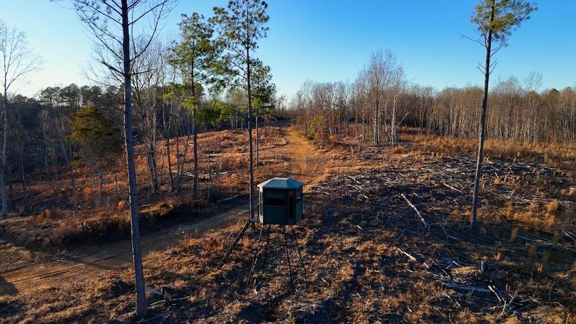 DRONE.00_18_22_20.Still045