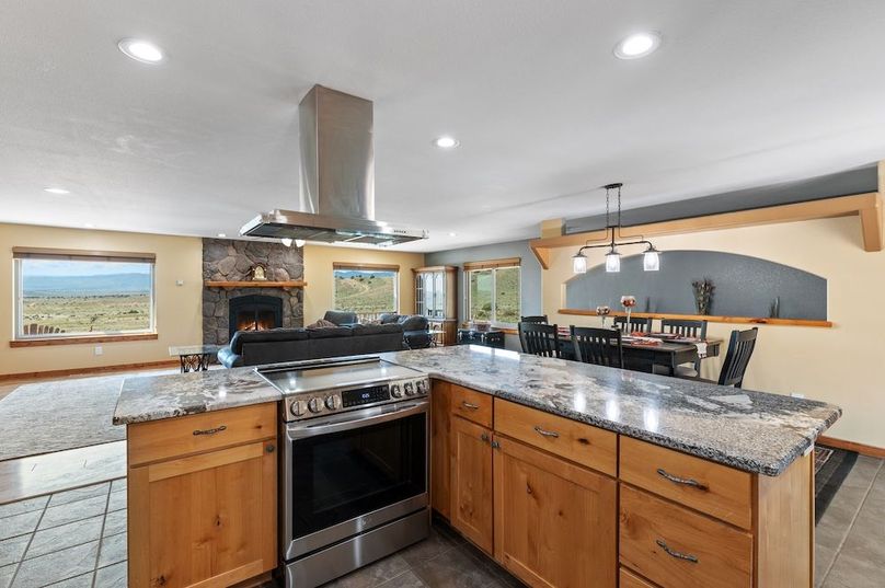 010 - Kitchen