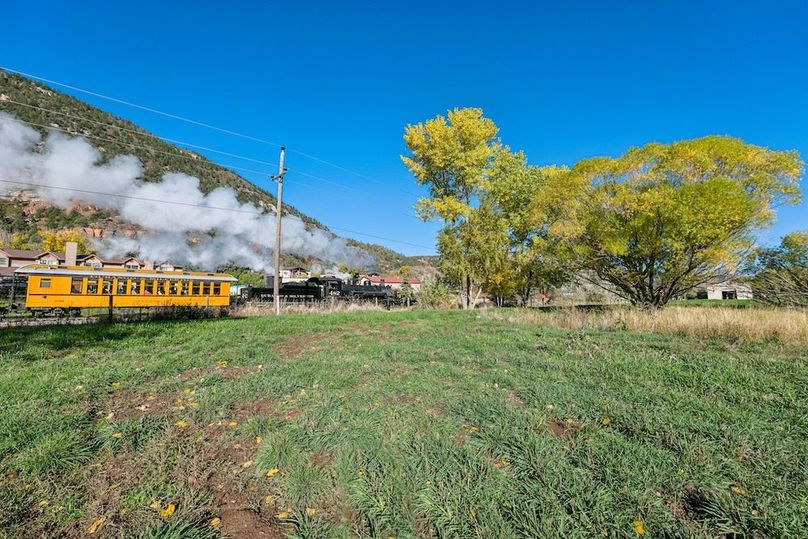 11-web-or-mls-26068 US 550 -11