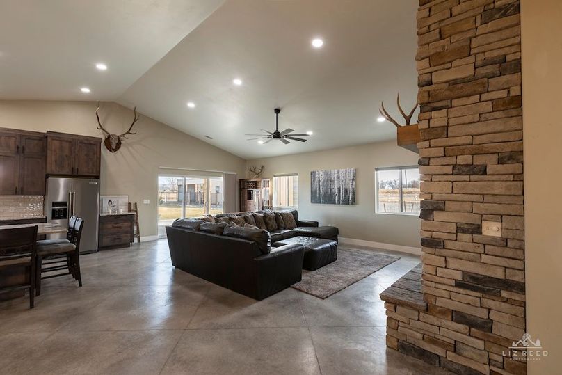 1809 Snaffle Bit Road-23