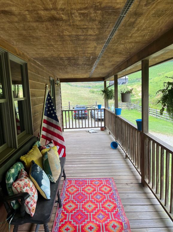 025_Porch