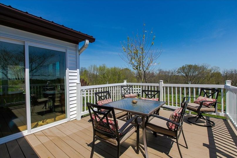 040-Deck View