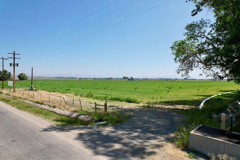 95C58ED4-0FC5-4D8E-8335-F97D41A1419B_1_201_a