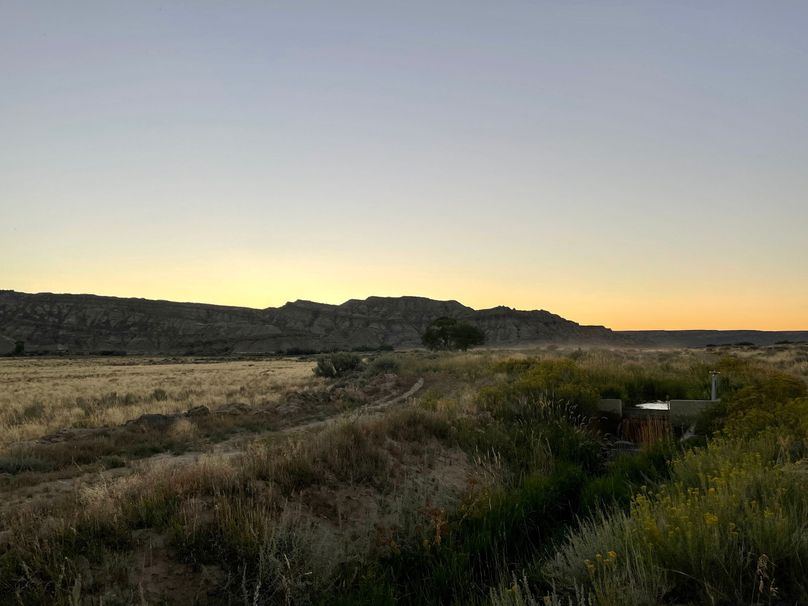 44E4DEF3-03F5-4EB0-BADA-8FE6229449A3_1_201_a