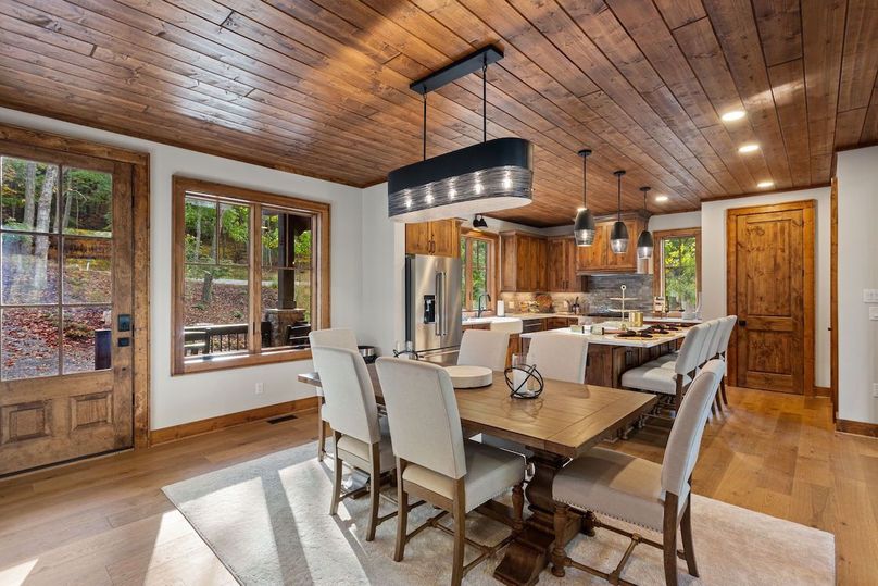 93-web-or-mls-6400 Golf Club Drive-2