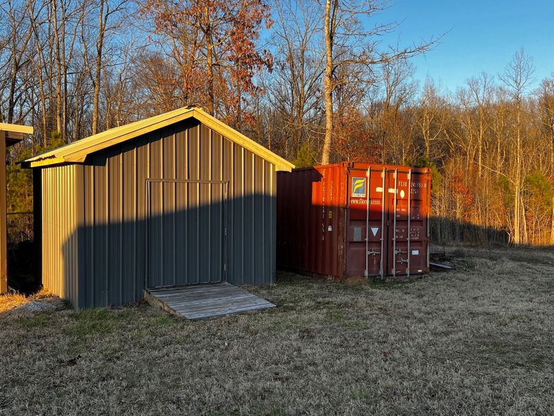 16b Shop and Storage