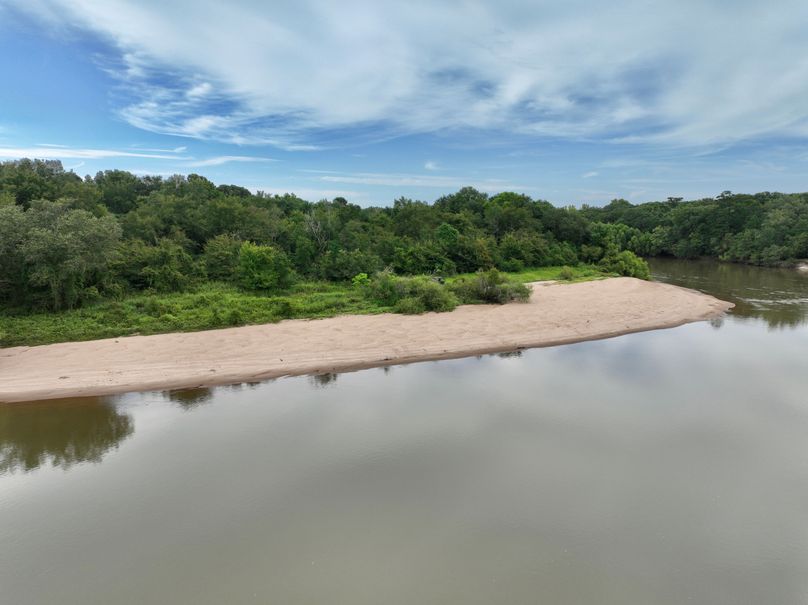 dji_fly_20230727_175814_429_1690507587453_photo 4